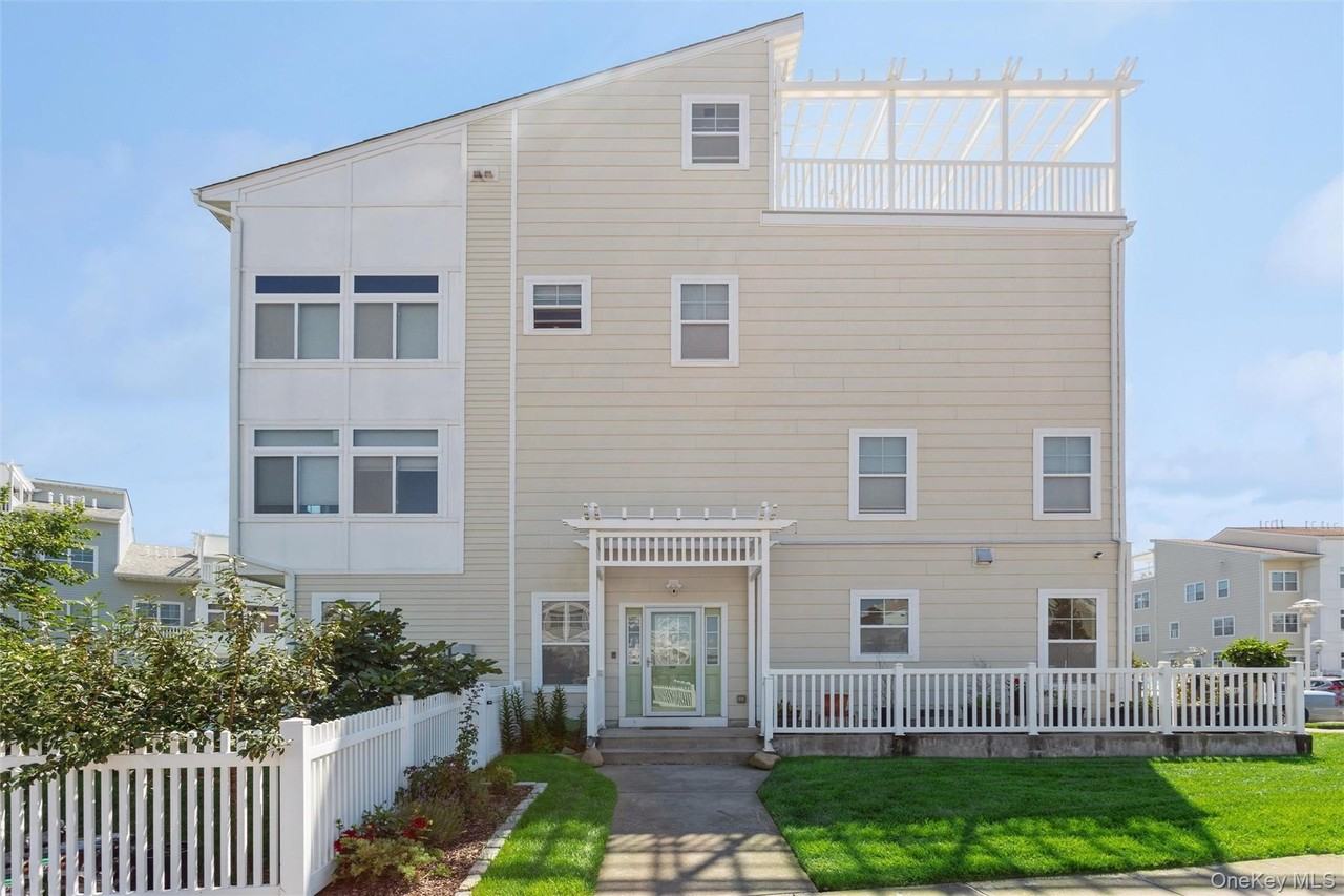 6214B Ocean Ave S - Photo 2 of 16