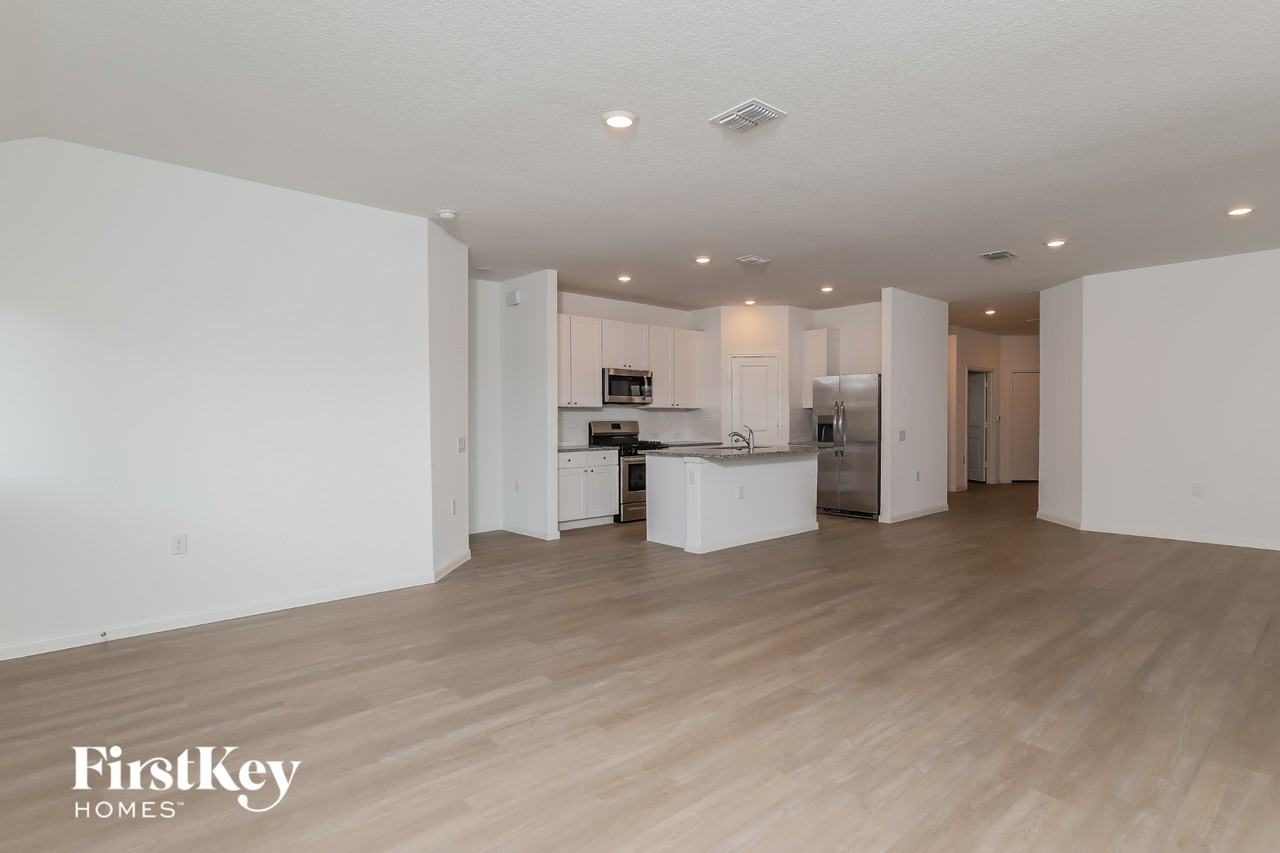 4331 Meadowland Pl - Photo 4 of 15
