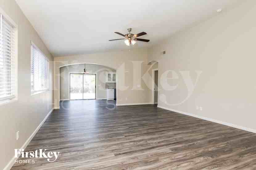 25721 W St James Ave - Photo 3 of 15