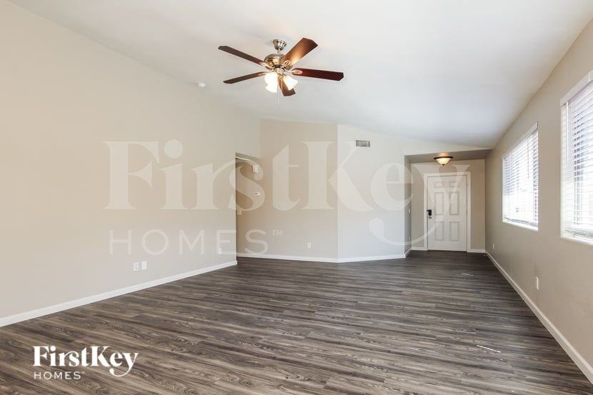 25721 W St James Ave - Photo 4 of 15