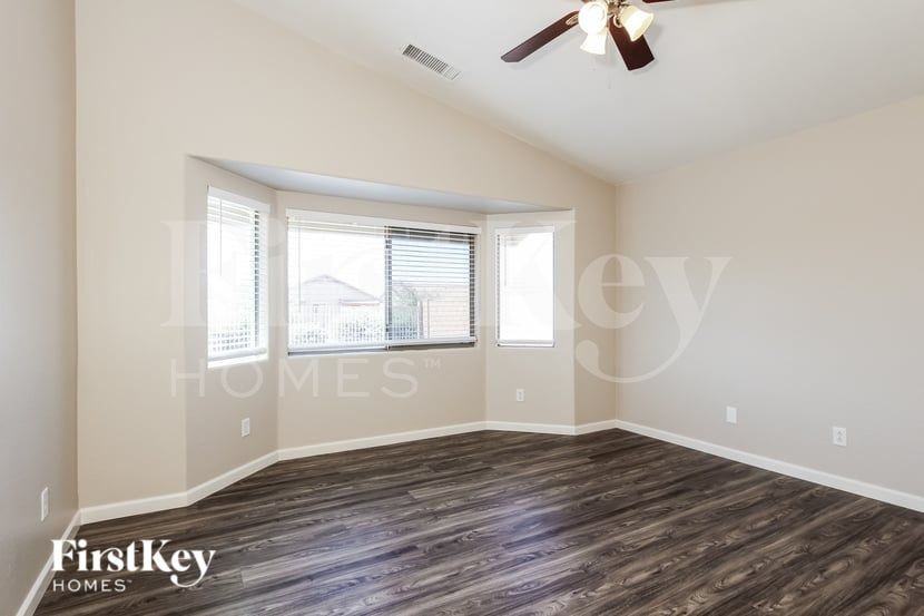 25721 W St James Ave - Photo 7 of 15
