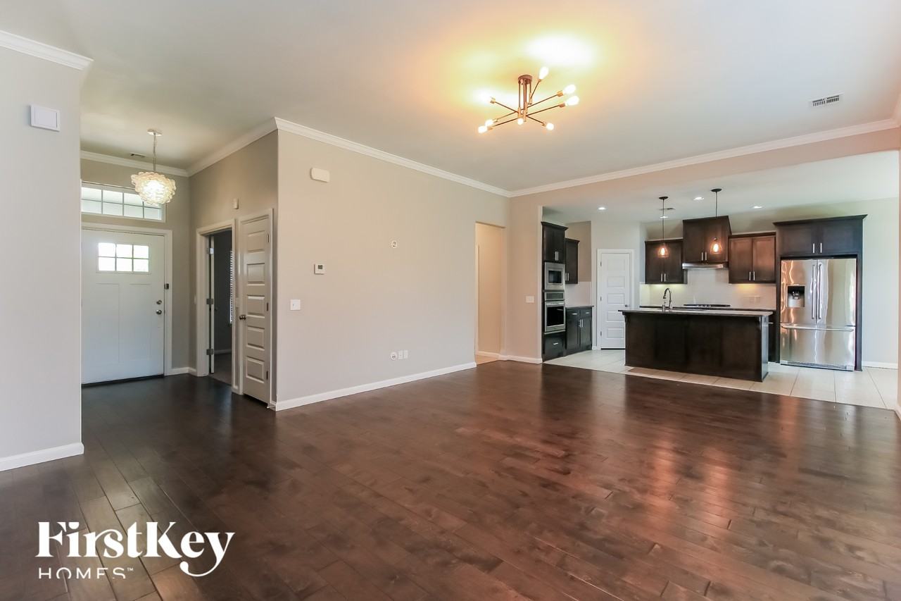 18717 Rush Springs Ln - Photo 4 of 15