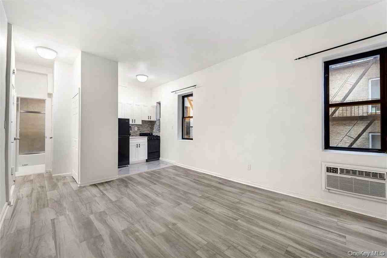 152 E 35th St #5H - Photo 6 of 17