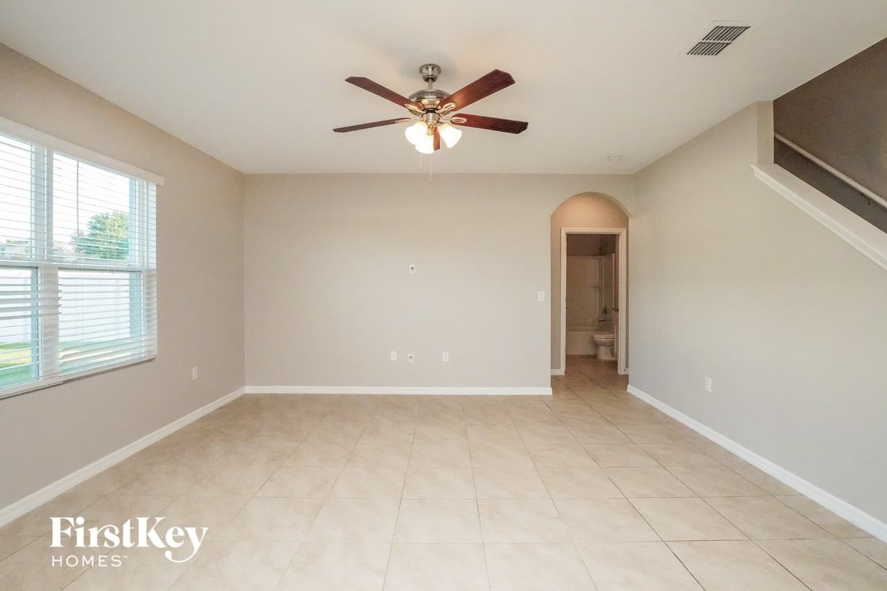 623 Autumn Stream Dr - Photo 2 of 15