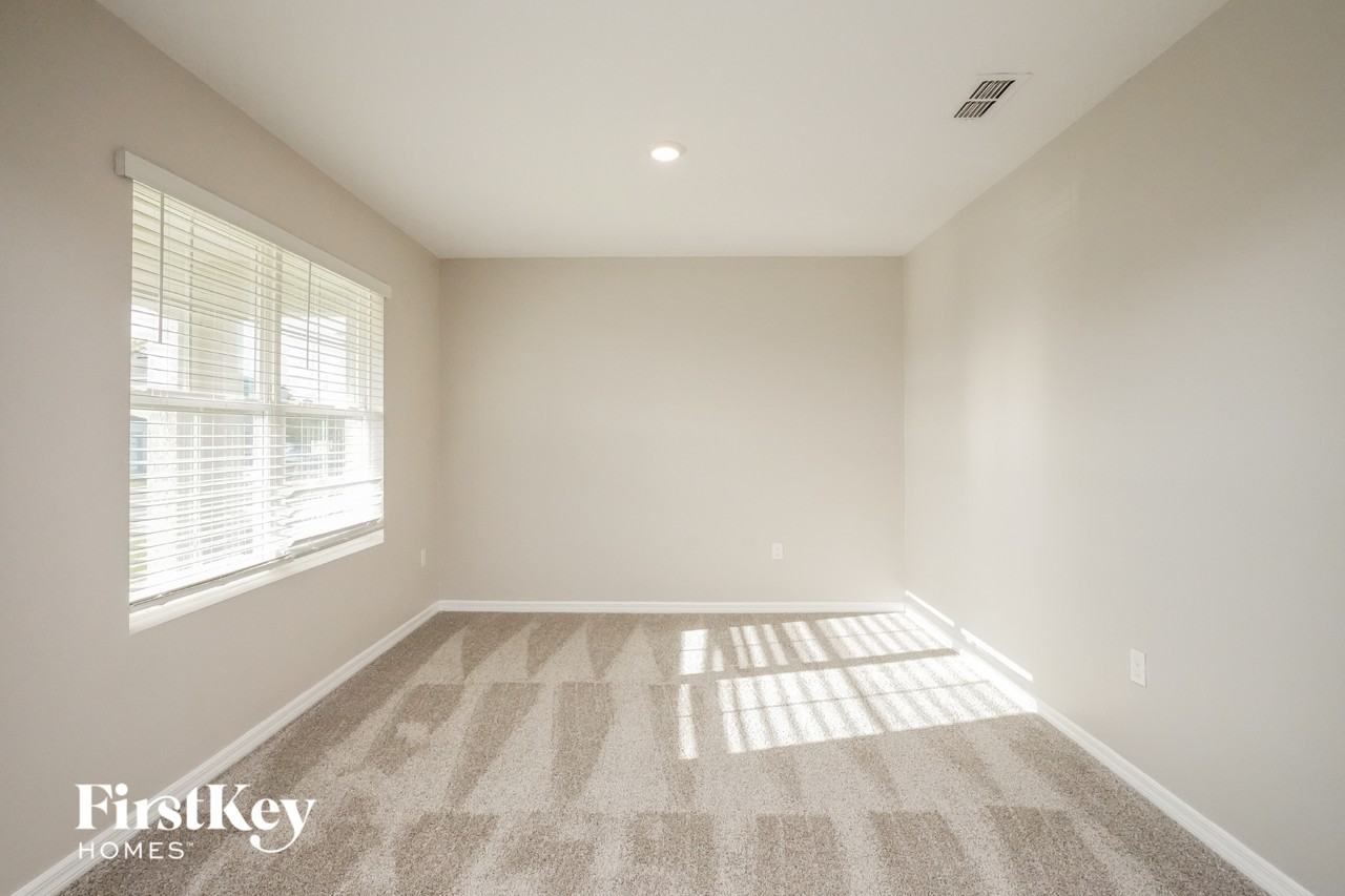 623 Autumn Stream Dr - Photo 5 of 15