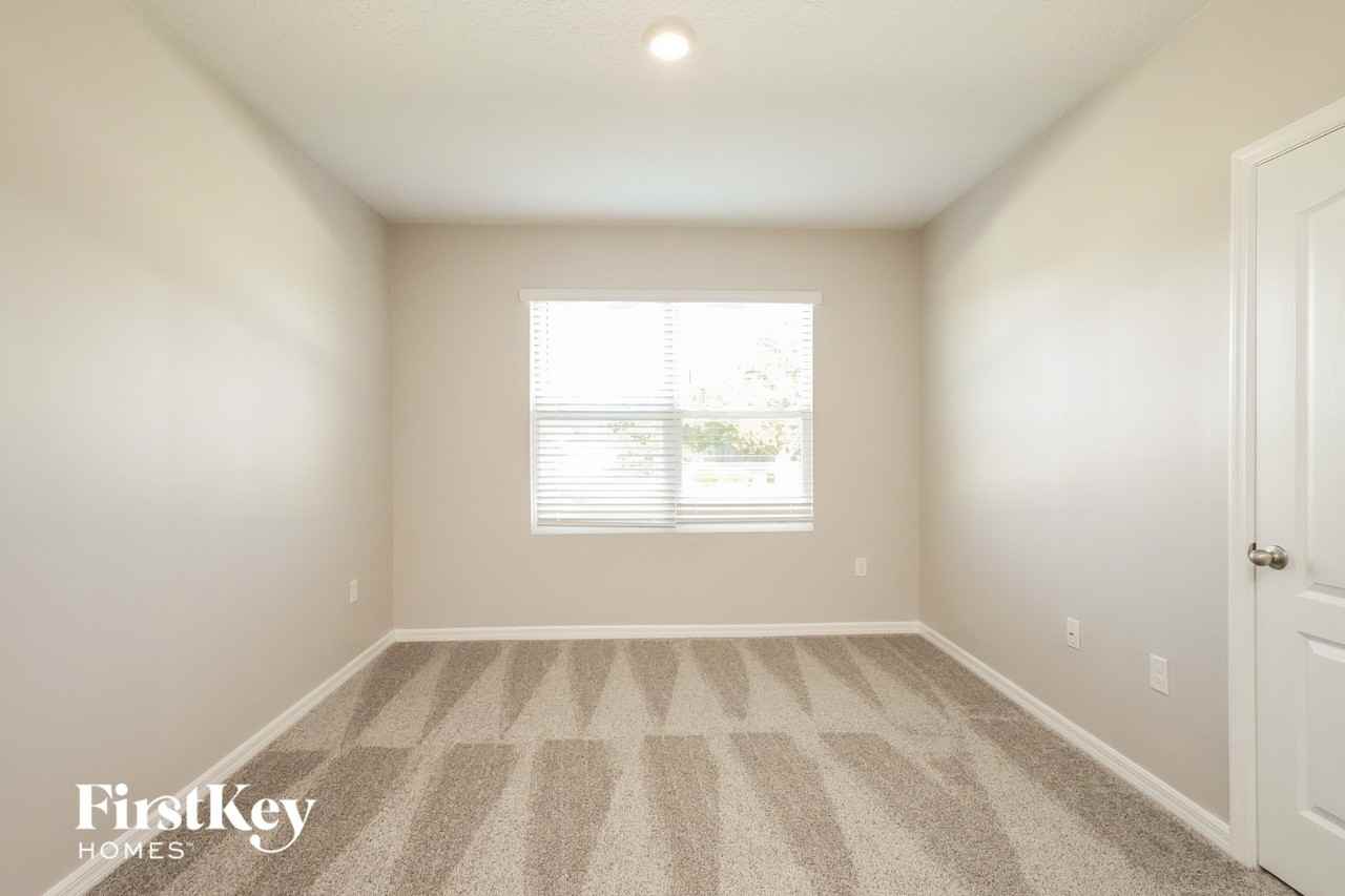 623 Autumn Stream Dr - Photo 6 of 15