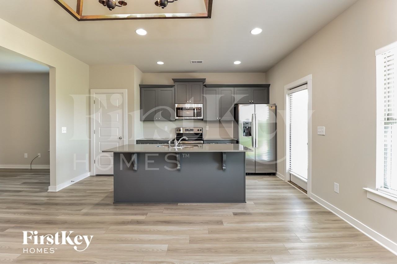 310 Ridgeview Cir - Photo 5 of 15