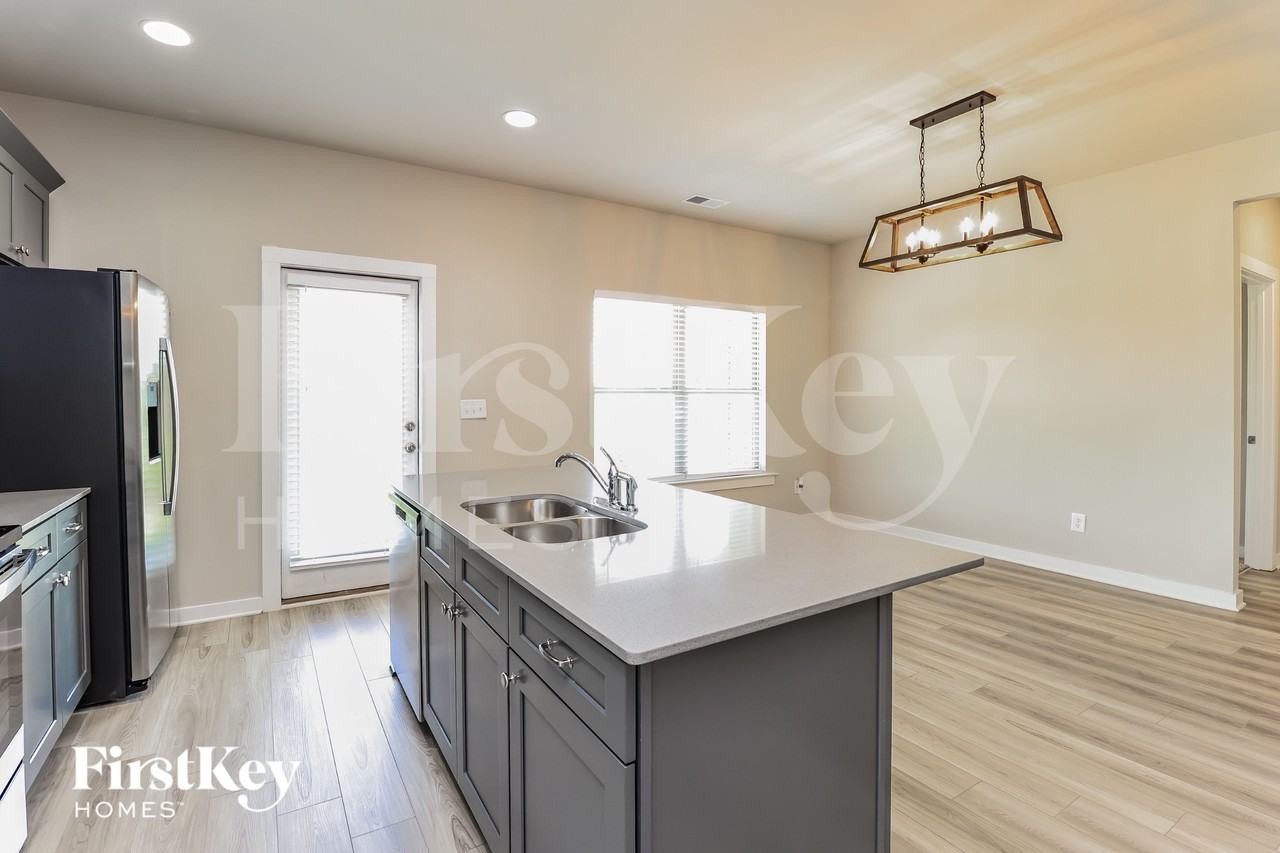 310 Ridgeview Cir - Photo 6 of 15