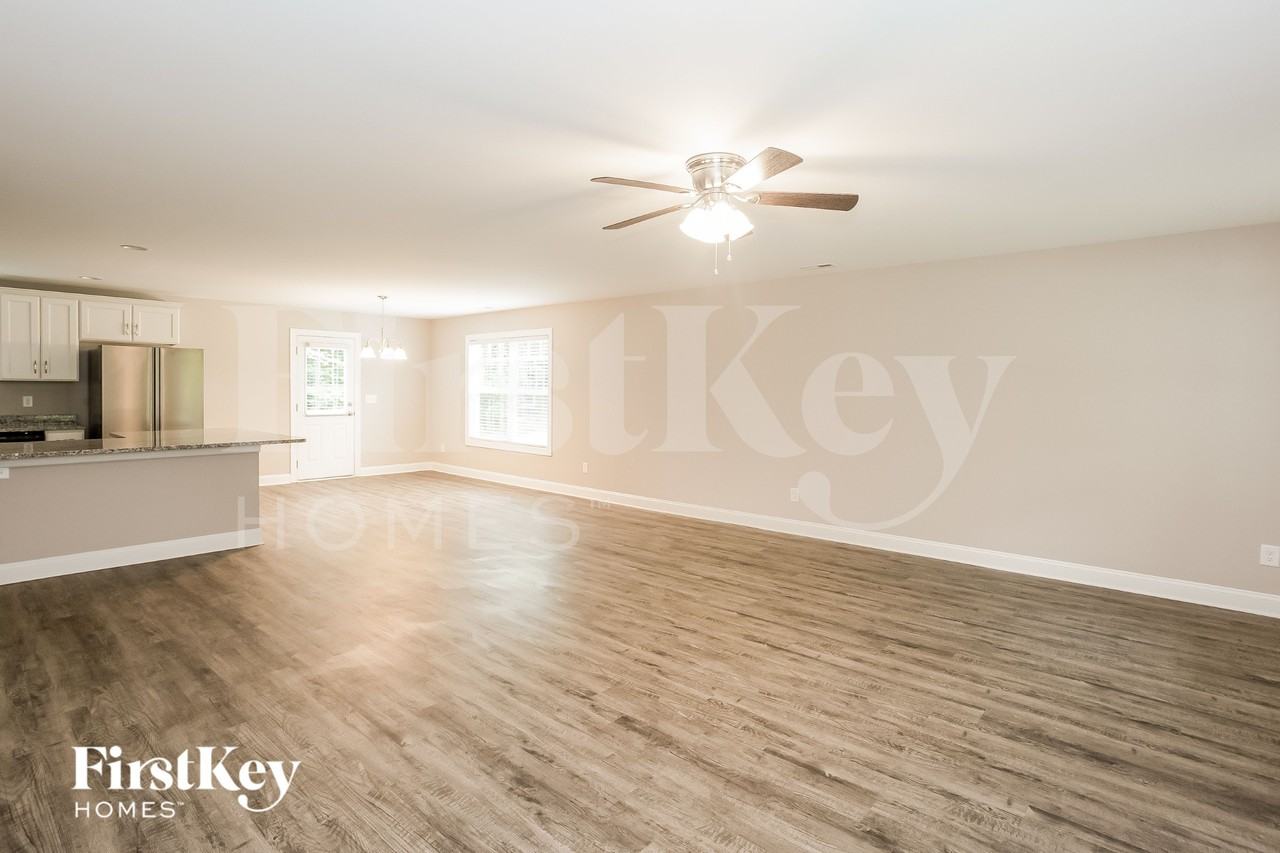 667 White Oaks Rd - Photo 4 of 15