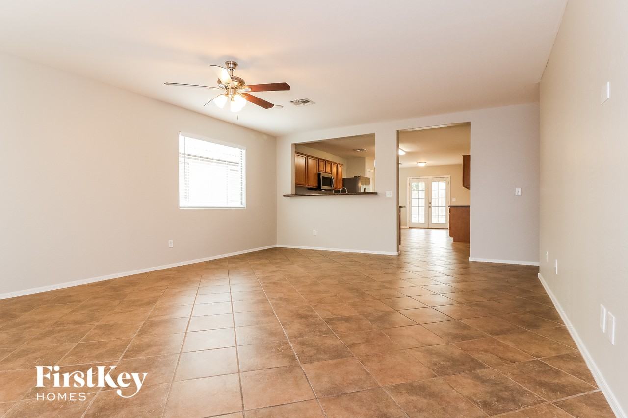 25795 W Twilight Ln - Photo 4 of 15