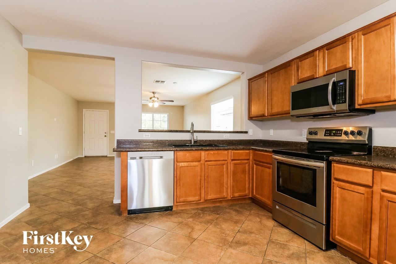 25795 W Twilight Ln - Photo 7 of 15