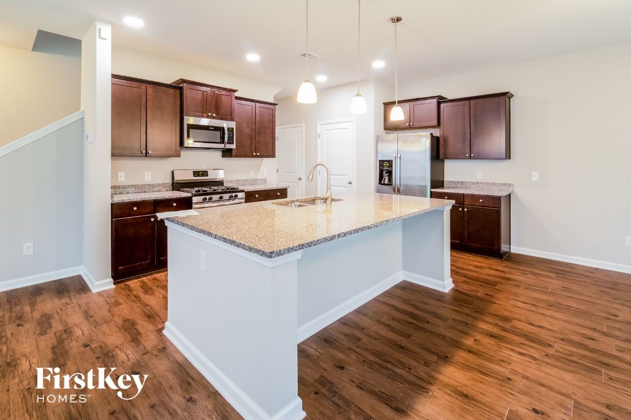 9660 Roseberry St - Photo 7 of 15