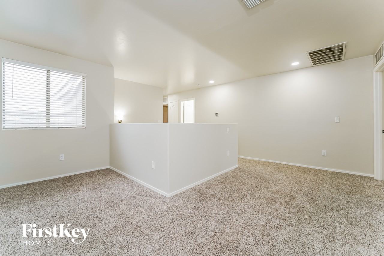 11897 W Heyburn Dr - Photo 6 of 15