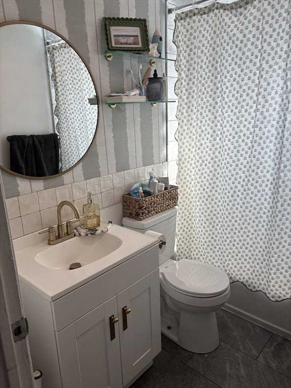 216 Quincy Shore Dr - Photo 4 of 13