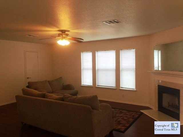 106 Cypress Ct - Photo 2 of 15