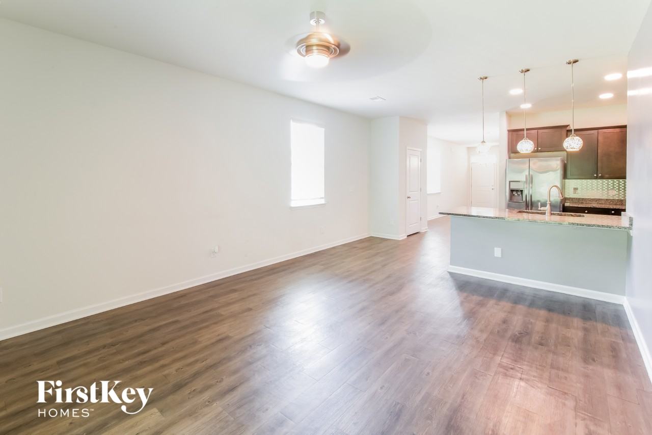 624 Wayton Cir - Photo 4 of 15