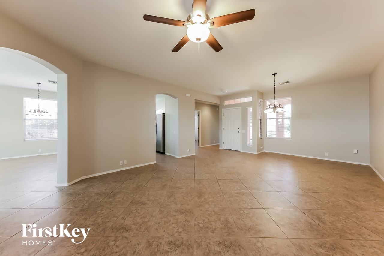 3453 W Desert Bend Loop - Photo 3 of 15