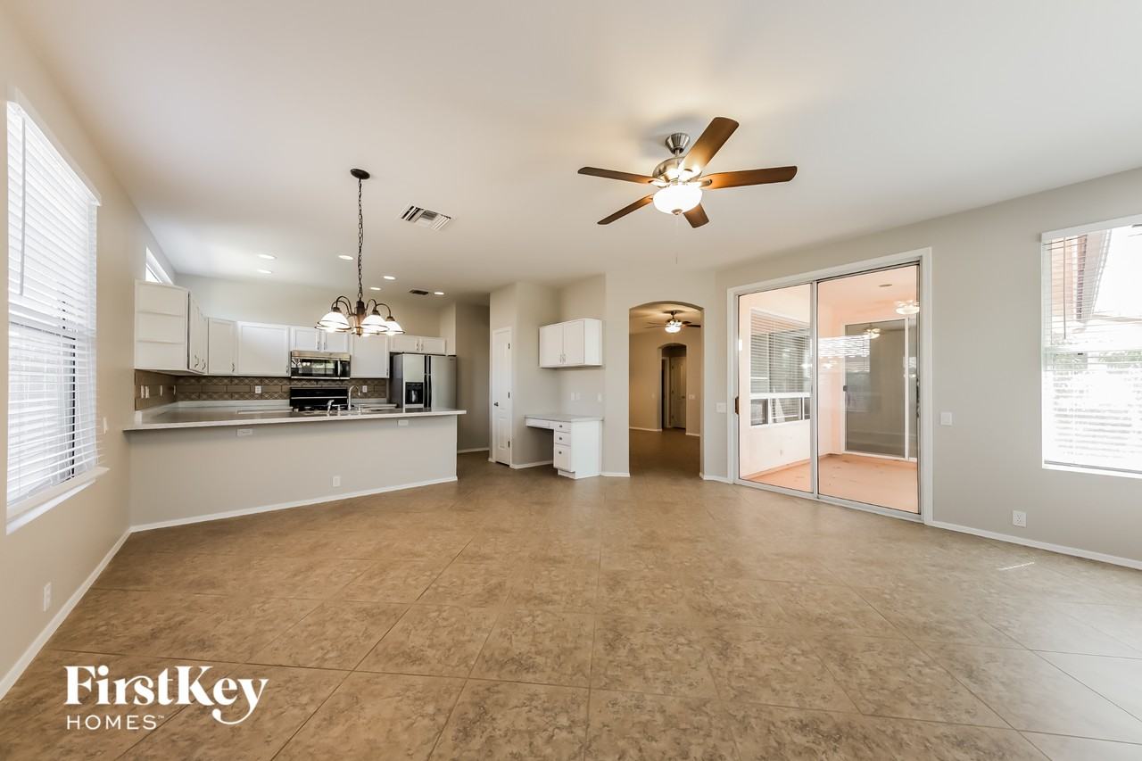 3453 W Desert Bend Loop - Photo 5 of 15