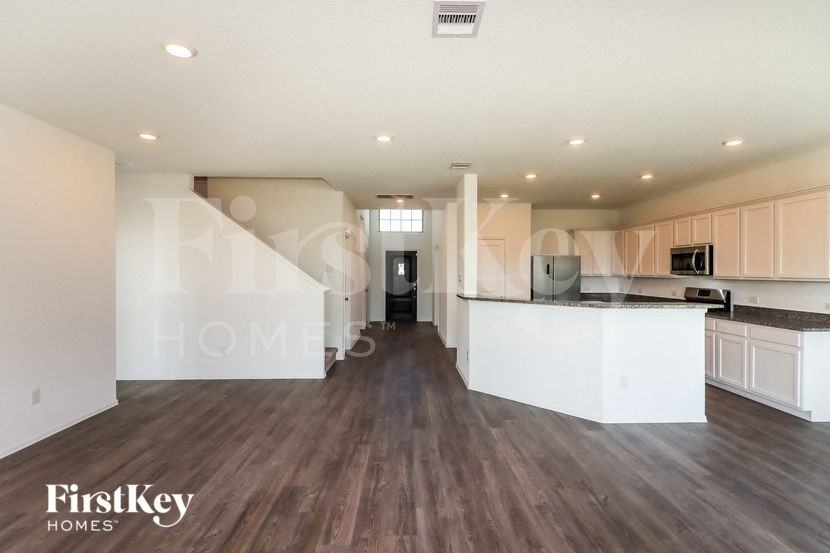 7214 Hillside Ave - Photo 4 of 15