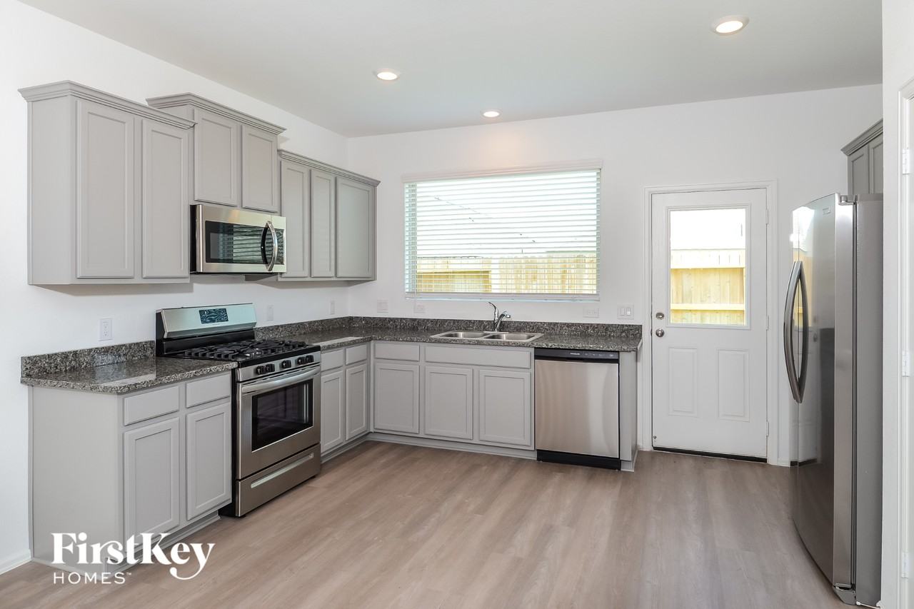 18475 Running Shadow Ct - Photo 3 of 15