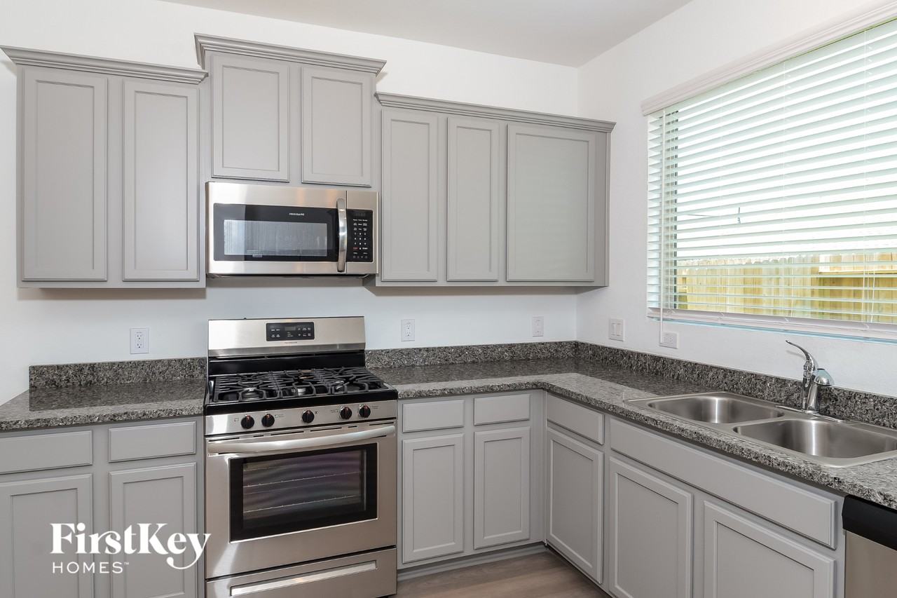 18475 Running Shadow Ct - Photo 4 of 15