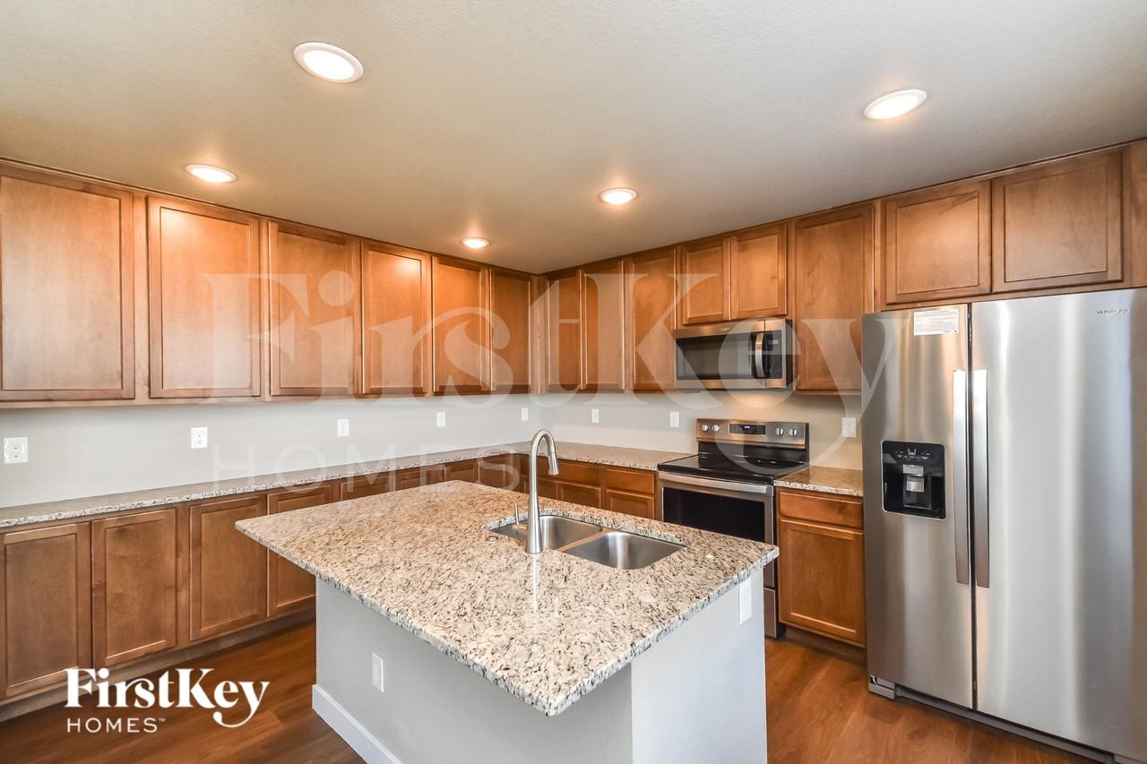 10178 Luneth Dr - Photo 5 of 16