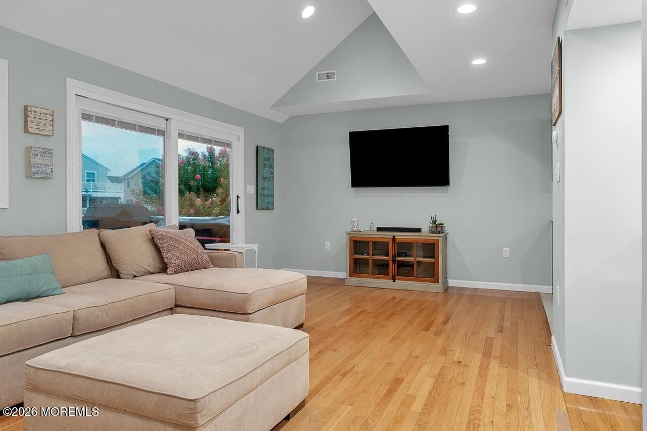 139 Jeremy Ln - Photo 3 of 40
