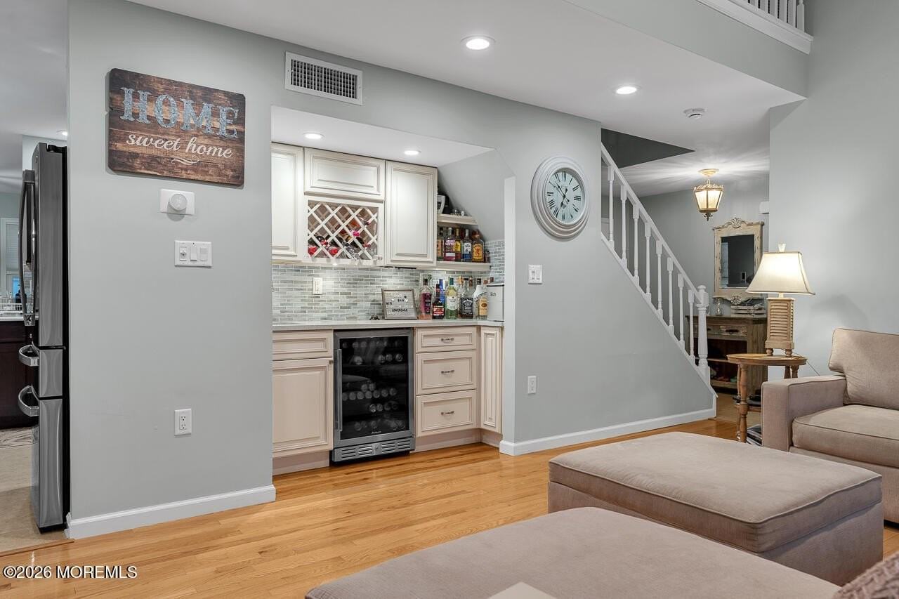 139 Jeremy Ln - Photo 4 of 40