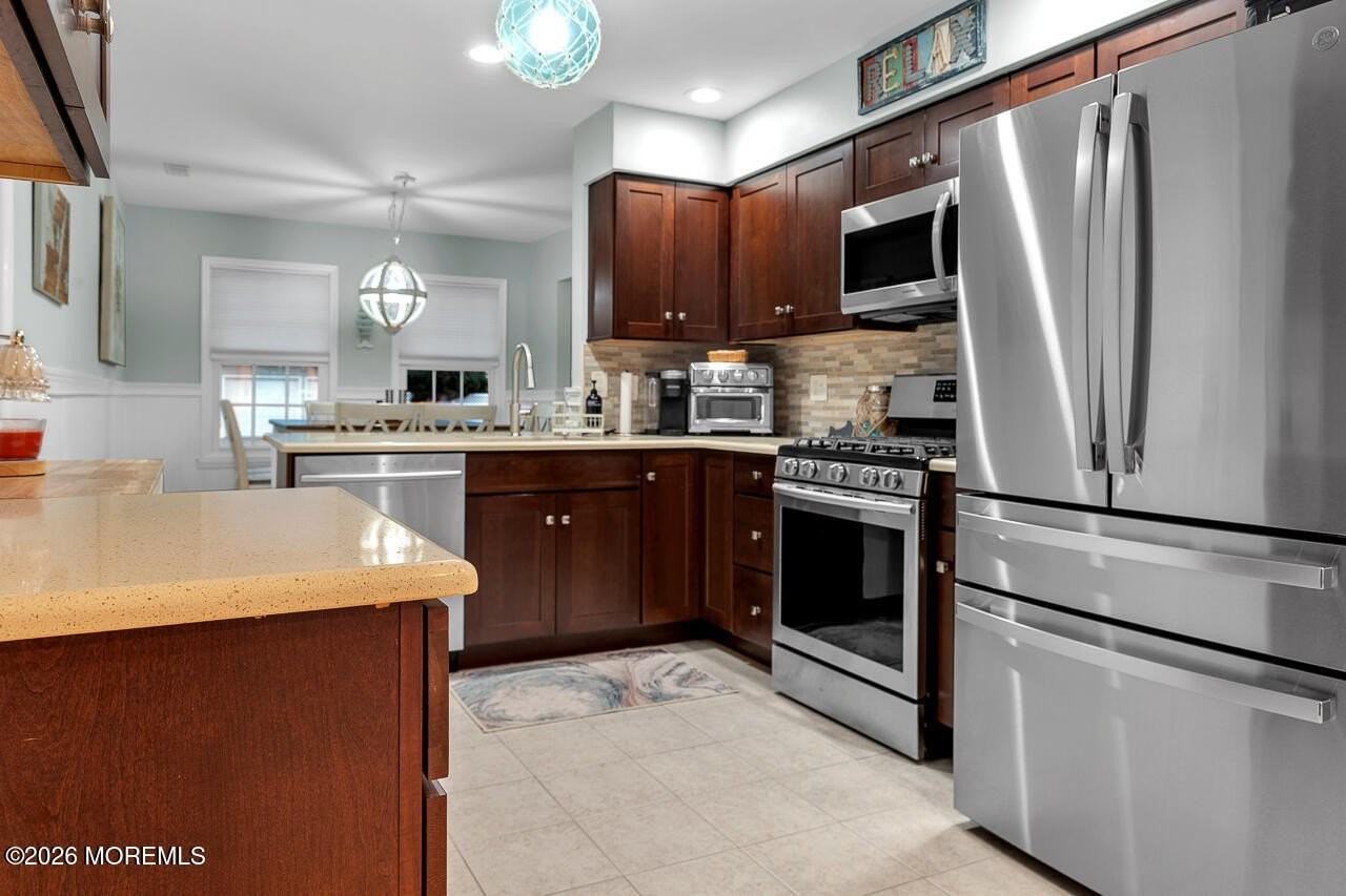 139 Jeremy Ln - Photo 7 of 40