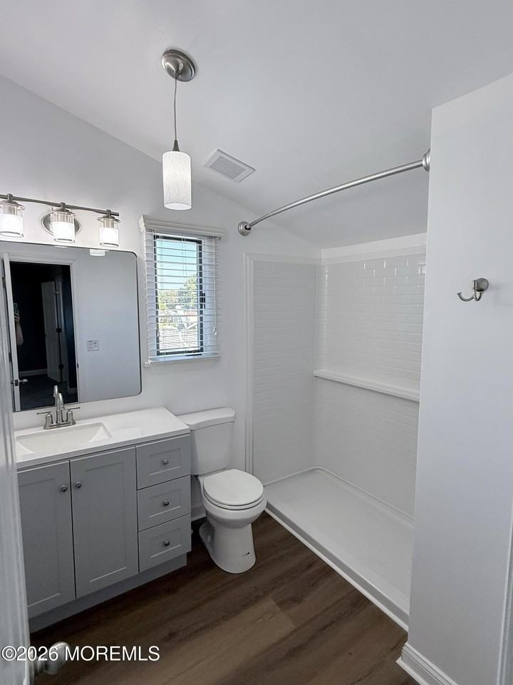 406 Cedar Dr - Photo 5 of 9