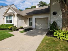 featured image of 21 Timberline Dr