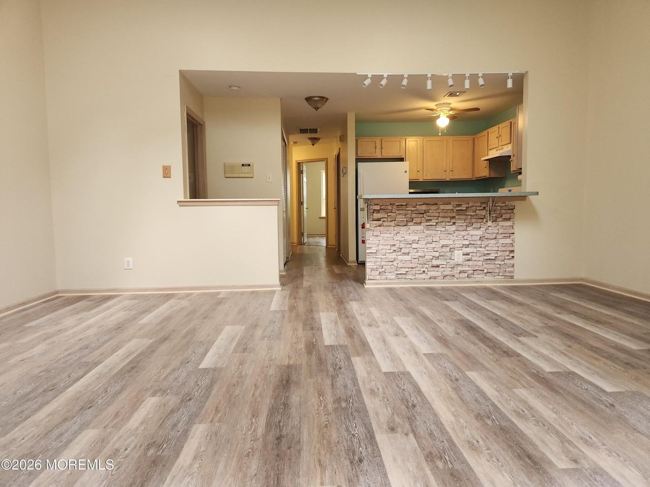 21 Timberline Dr - Photo 4 of 24