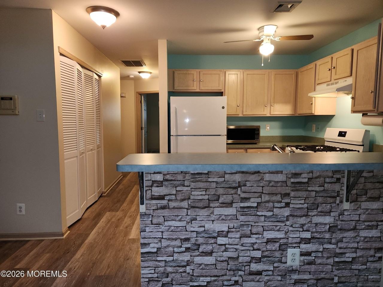 21 Timberline Dr - Photo 5 of 24