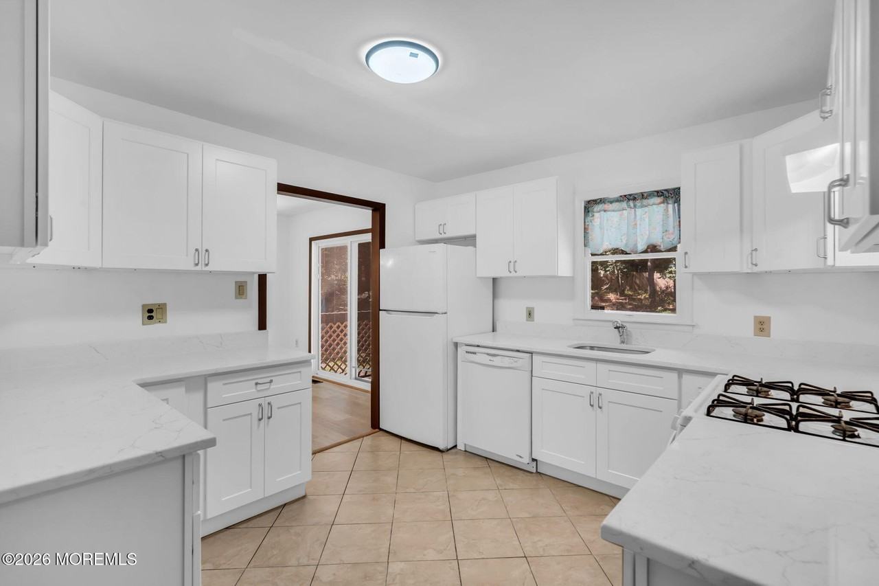 370 Cassville Rd - Photo 5 of 25