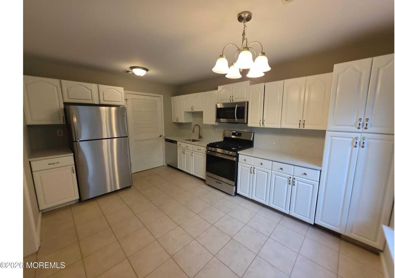 283 Plum Dr - Photo 2 of 21