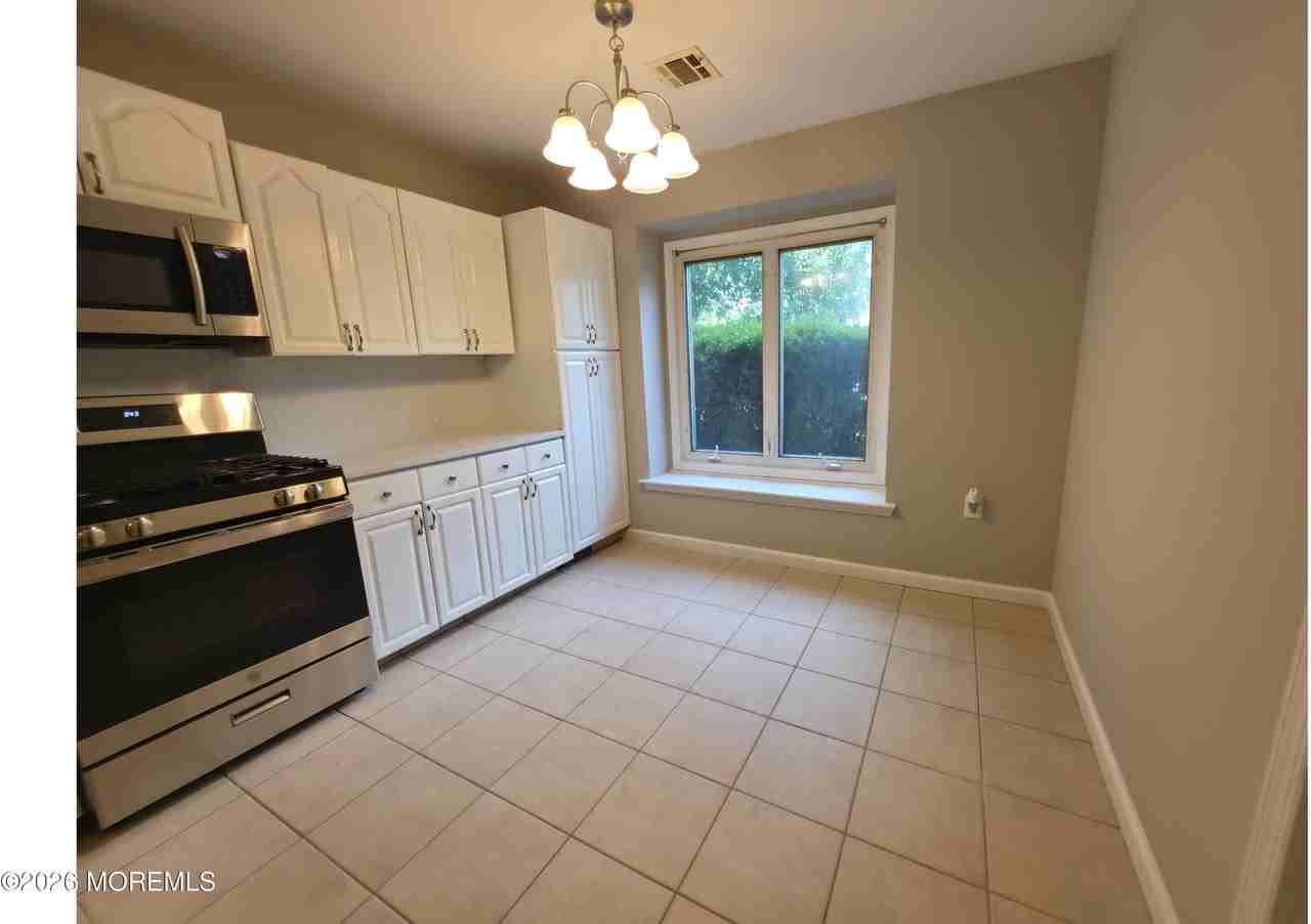 283 Plum Dr - Photo 3 of 21