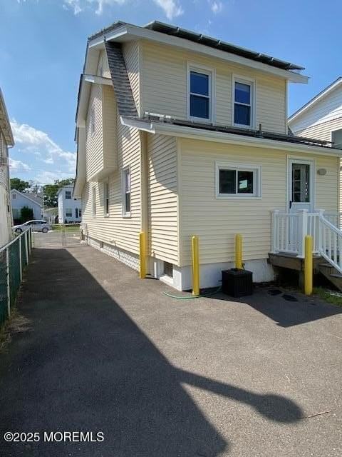 1223 Briarwood Rd - Photo 2 of 21