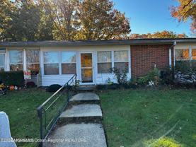 106 Edinburgh Ln - Photo 1 of 1