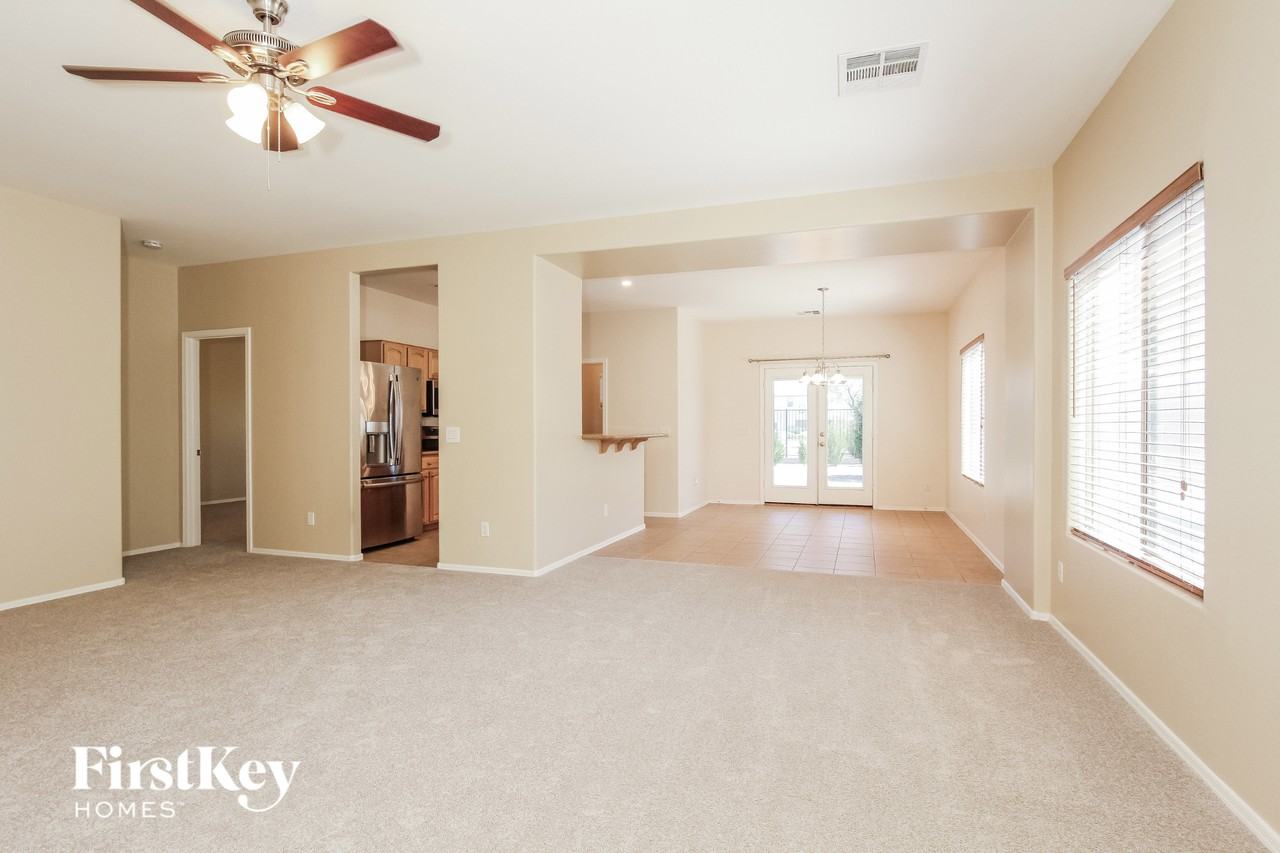 265 E Dry Creek Rd - Photo 3 of 16