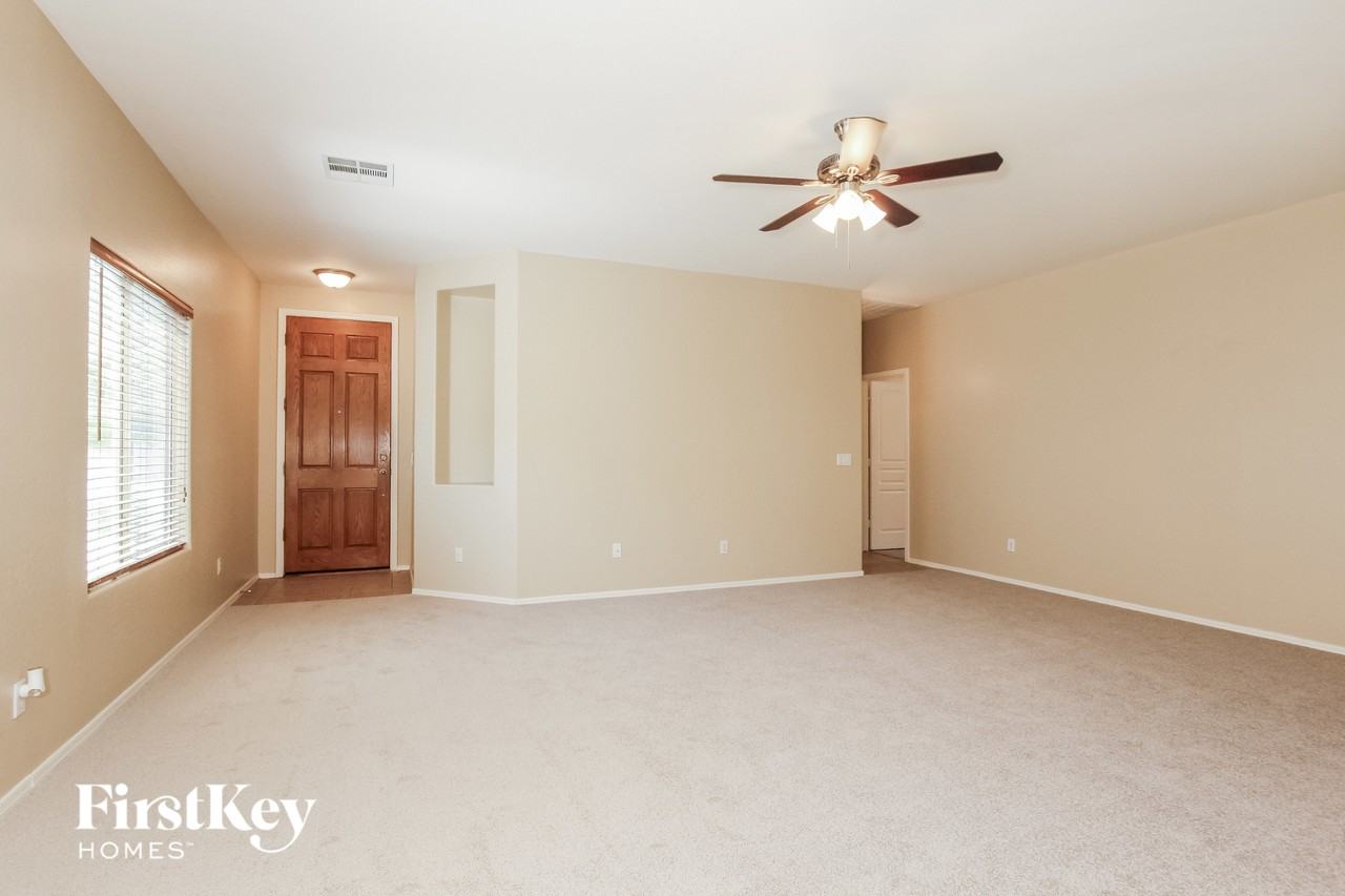 265 E Dry Creek Rd - Photo 4 of 16