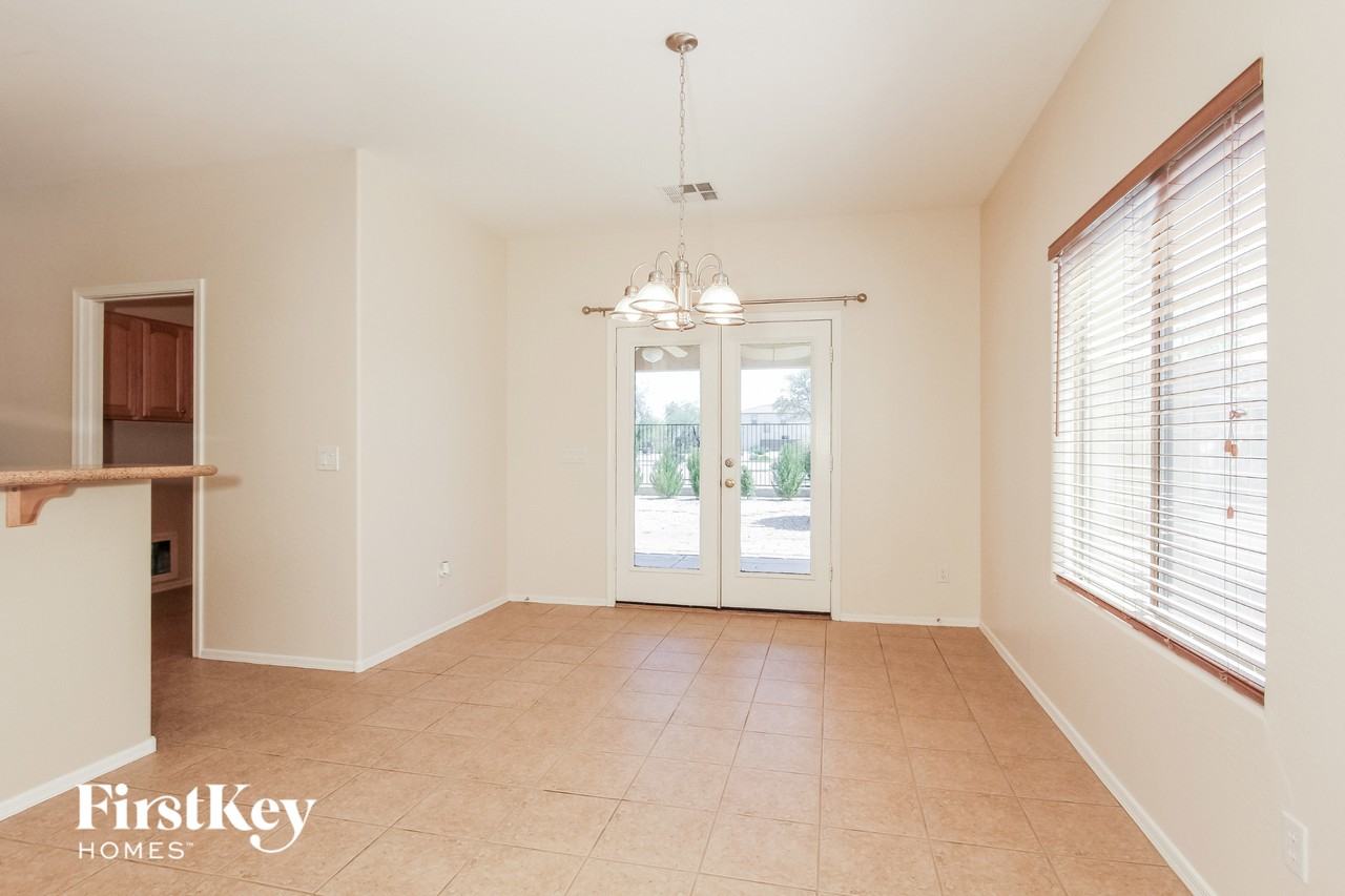 265 E Dry Creek Rd - Photo 5 of 16