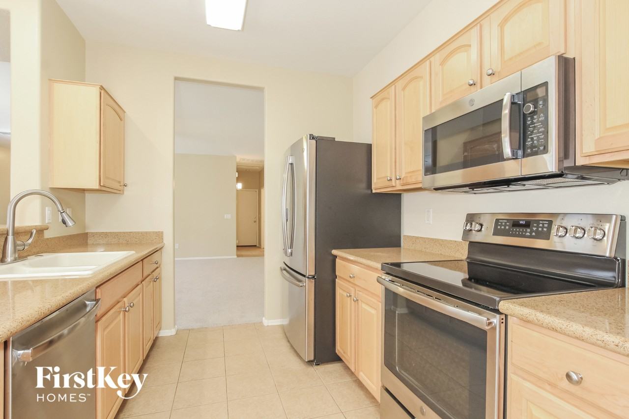 265 E Dry Creek Rd - Photo 6 of 16