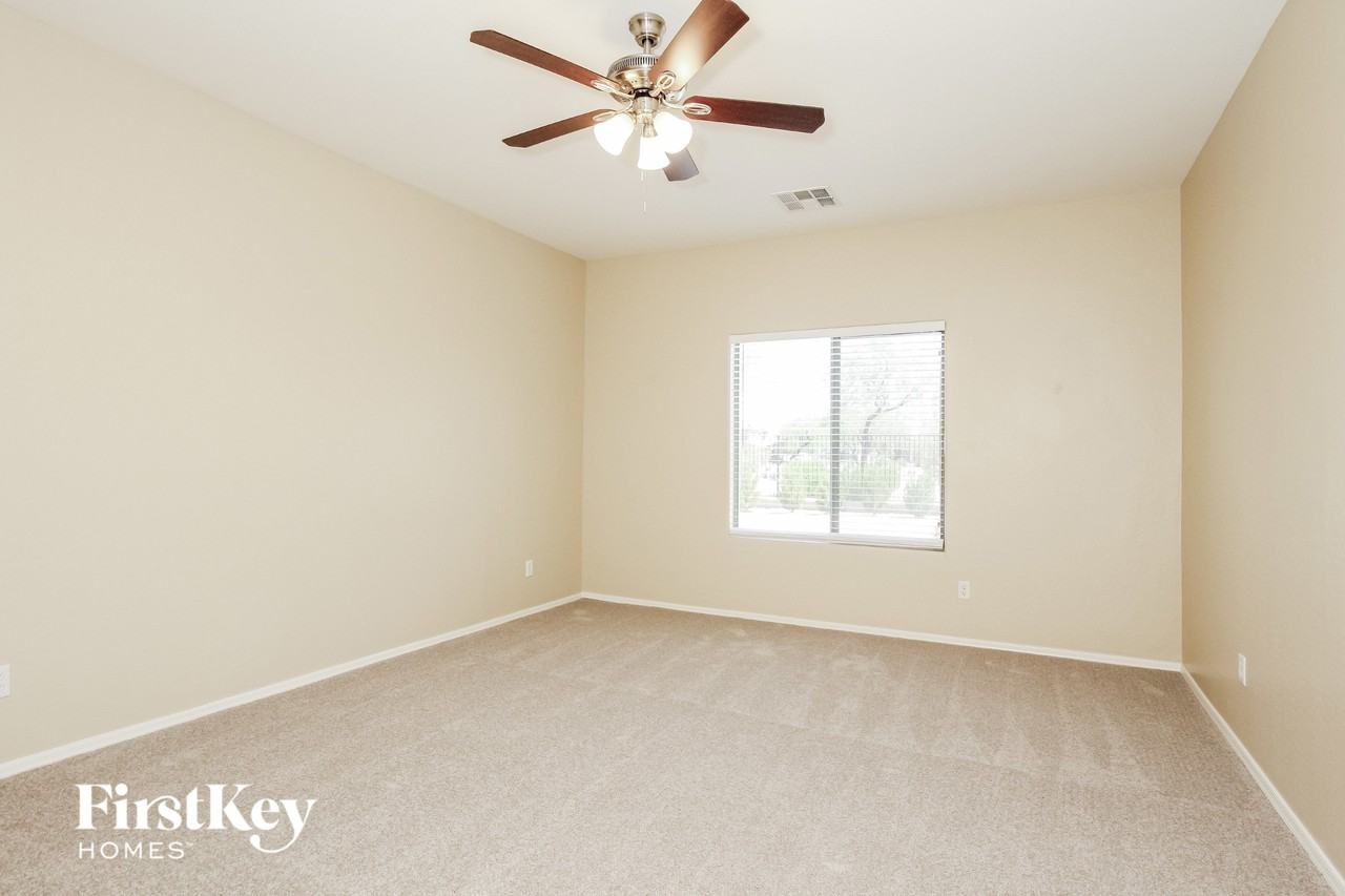 265 E Dry Creek Rd - Photo 7 of 16