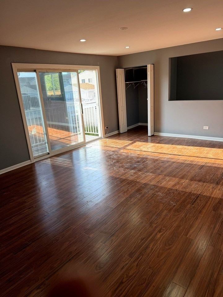 7905 163rd Pl #7905 - Photo 2 of 6