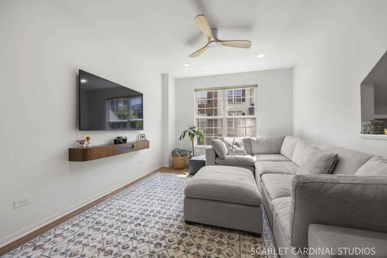 1419 S Fairfield Ave - Photo 2 of 22
