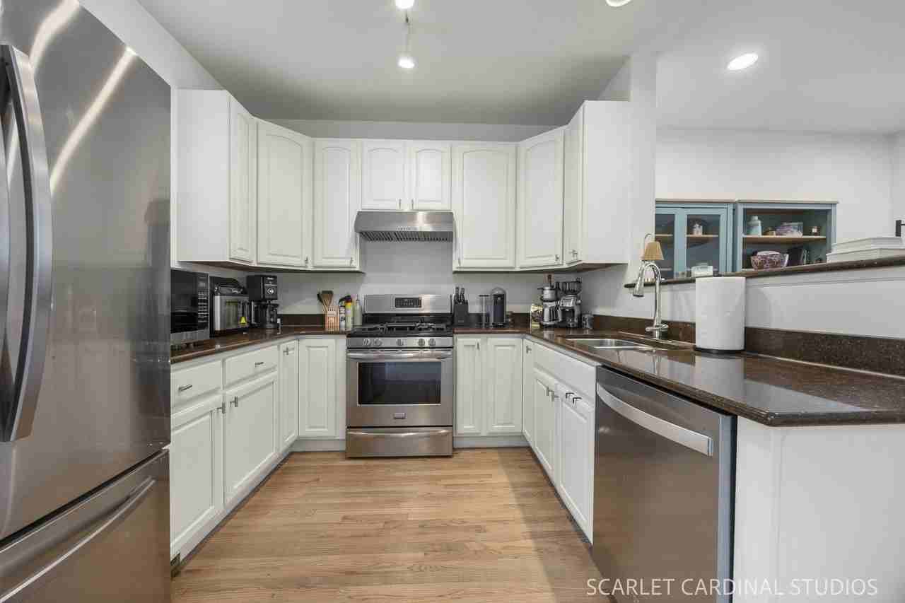 1419 S Fairfield Ave - Photo 5 of 22