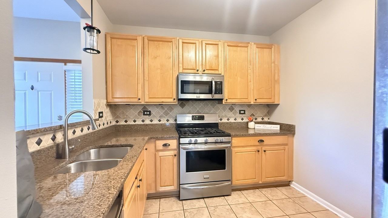 2437 Oneida Ln #2437 - Photo 6 of 16
