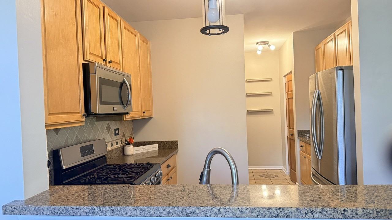 2437 Oneida Ln #2437 - Photo 7 of 16