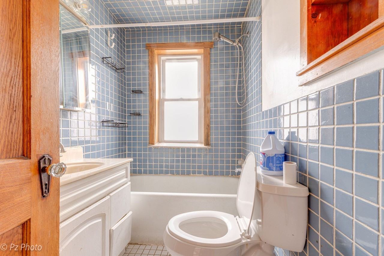 4759 S Springfield Ave #2 - Photo 5 of 13