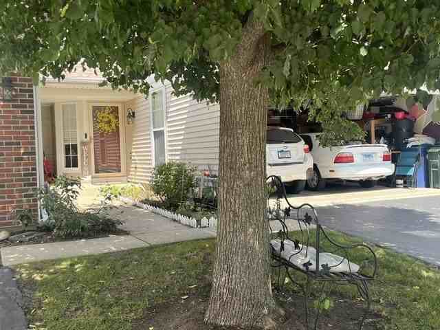 2062 Peach Tree Ln - Photo 2 of 21